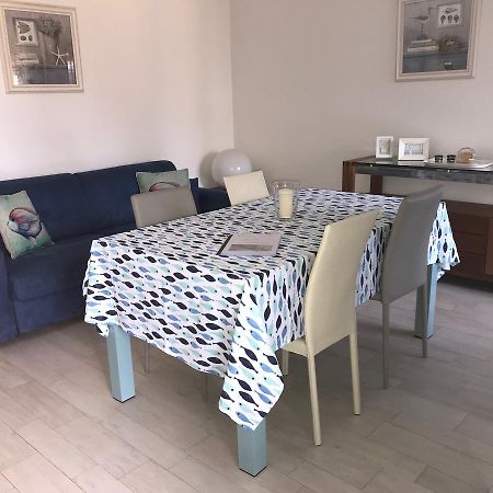 Aparthotel Residenza Le Logge Torri Del Benaco Exterior foto